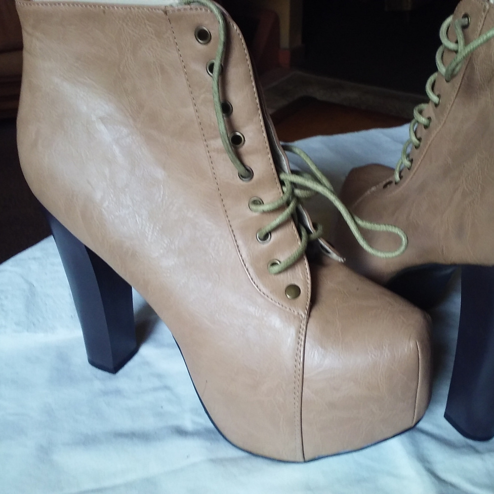 NEW Tan Chunky Heel Booties